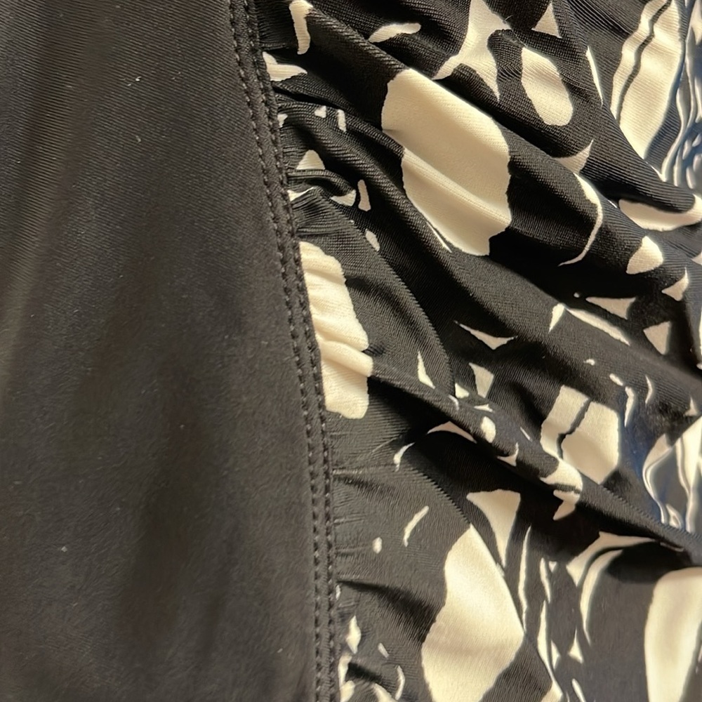 La Blanca Black/White Floral Halter Ruched Shirred Swimwear Size 12 EUC #7558 - Picture 5 of 11